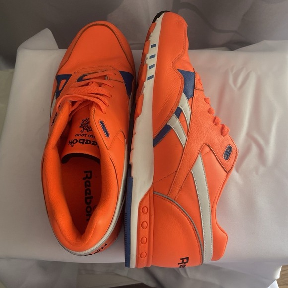 CLASSIC REEBOK ERS 2000 Style #951948 ORANGE BLUE WHITE Mens Size US 10.5 - Picture 1 of 7